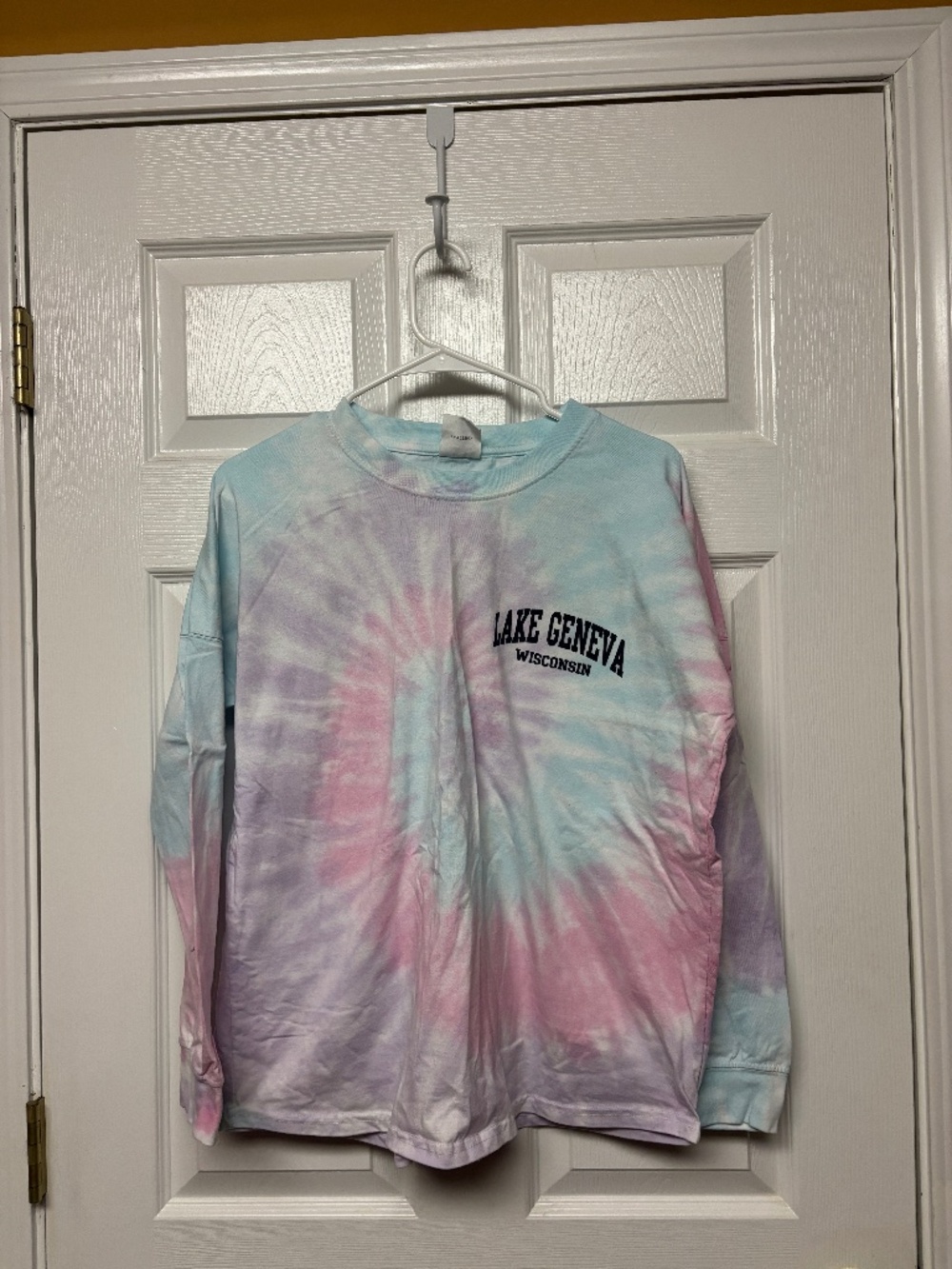 Lake Geneva Blue, Purple, & Pink Tie Die Long Sleeve Shirt Size: M